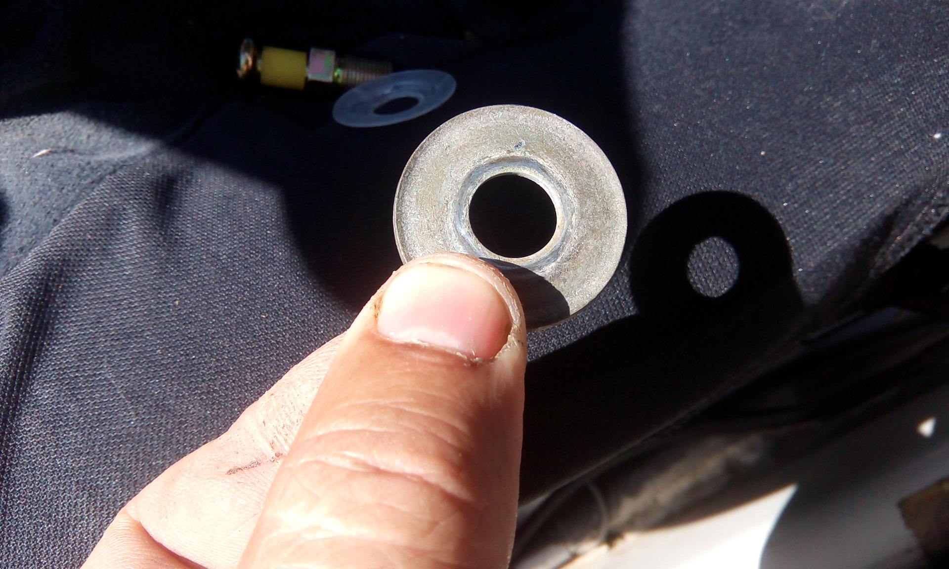 Ваз 2114 штифт петли двери артикул. Болт шкворня газ 3110. Как заменить штифт. Штифт распредвала ваз 2101. Как заменить штифт.