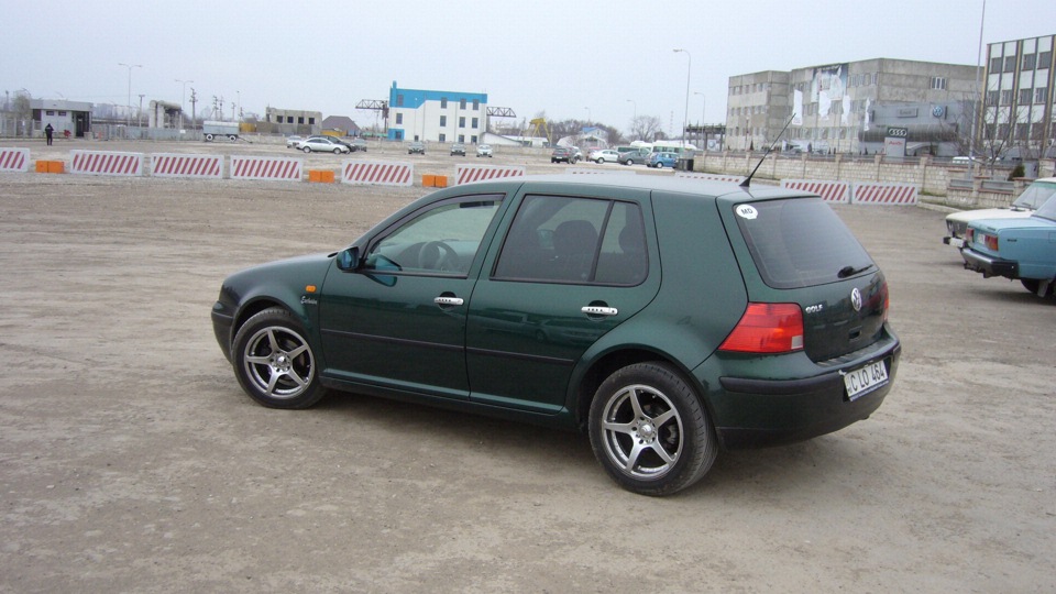 Volkswagen Golf Mk4 1.4 бензиновый 1999 | Зелёный Металик 1,4 на DRIVE2