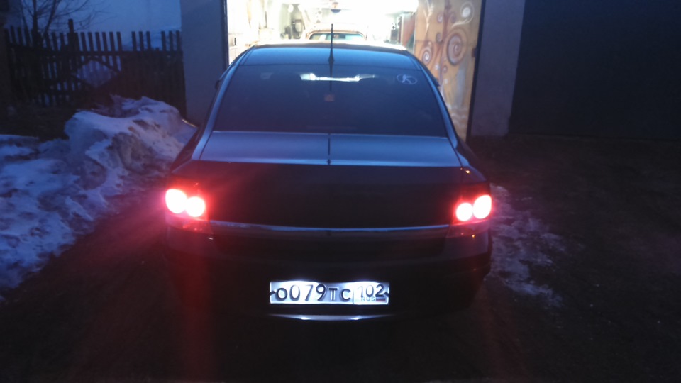 заднее габаритное освещение — Opel Astra H, 1,8 л, 2012 года | стайлинг ...