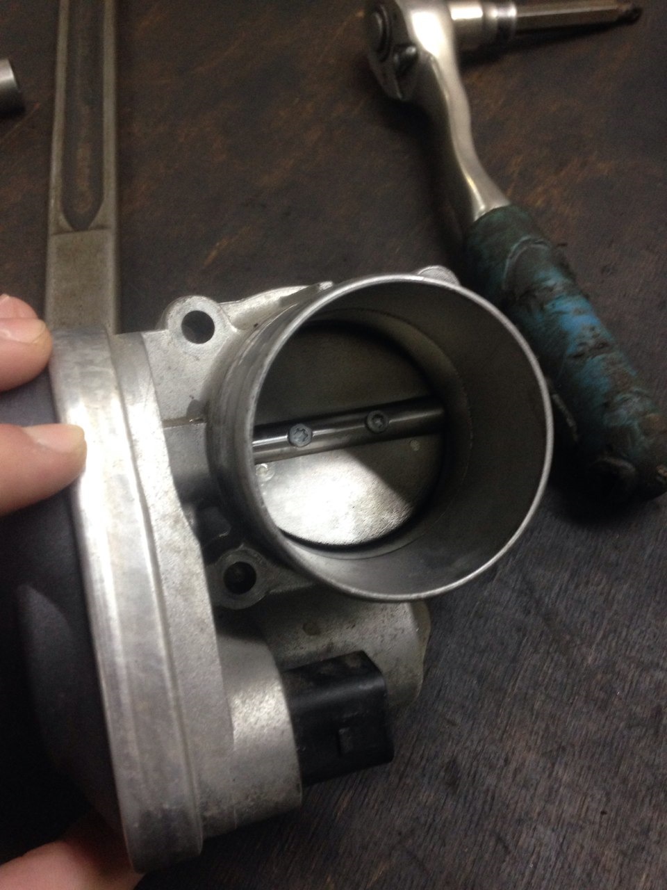 76. Промывка инжектора, чистка дроссельной заслонки, замена свечей ...