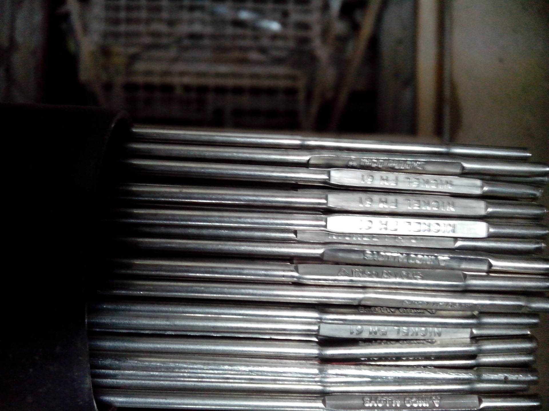 Труба из нержавейки как сделать. Нержавеющая сталь на площади. Накладка форштевня. Форум нержавейки. Изделия из нержавейки.