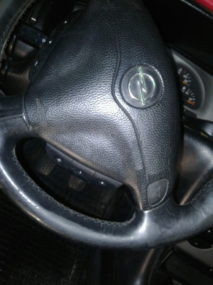 Руль вектра б. Кожа на руль Опель Вектра a gt. Opel Vectra b 2000 год кнопки руля. Перешивка руля Вектра б.