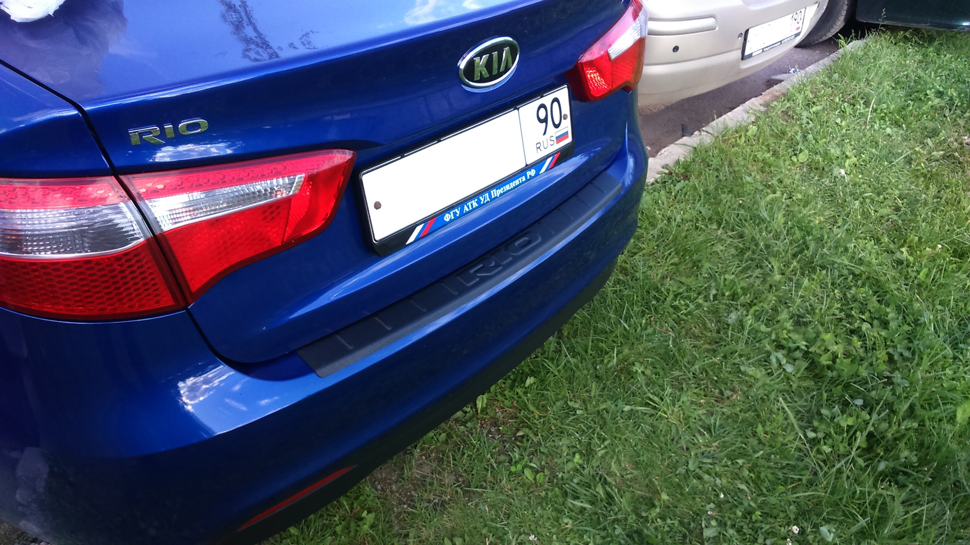 Накладка на задний бампер — KIA Rio (3G), 1,6 л, 2011 года | аксессуары ...