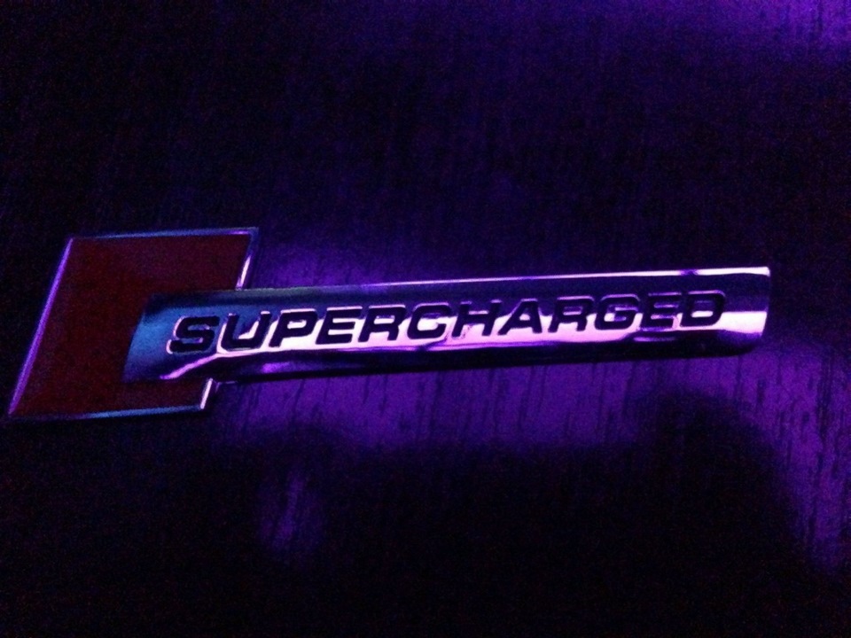 Шильдик "SUPERCHARGED" — Audi A6 (C6), 3 л, 2010 года | стайлинг | DRIVE2