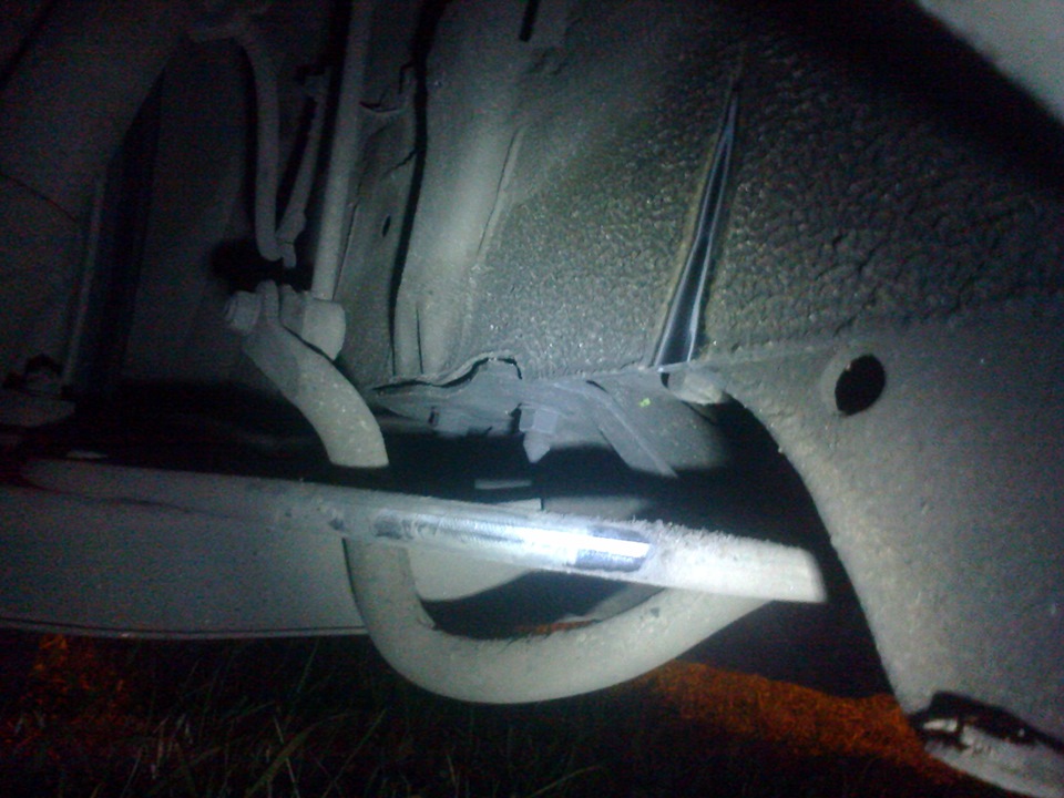 поцеловал передним колесом бордюр — Toyota Mark II (80), 2 л, 1992 года ...