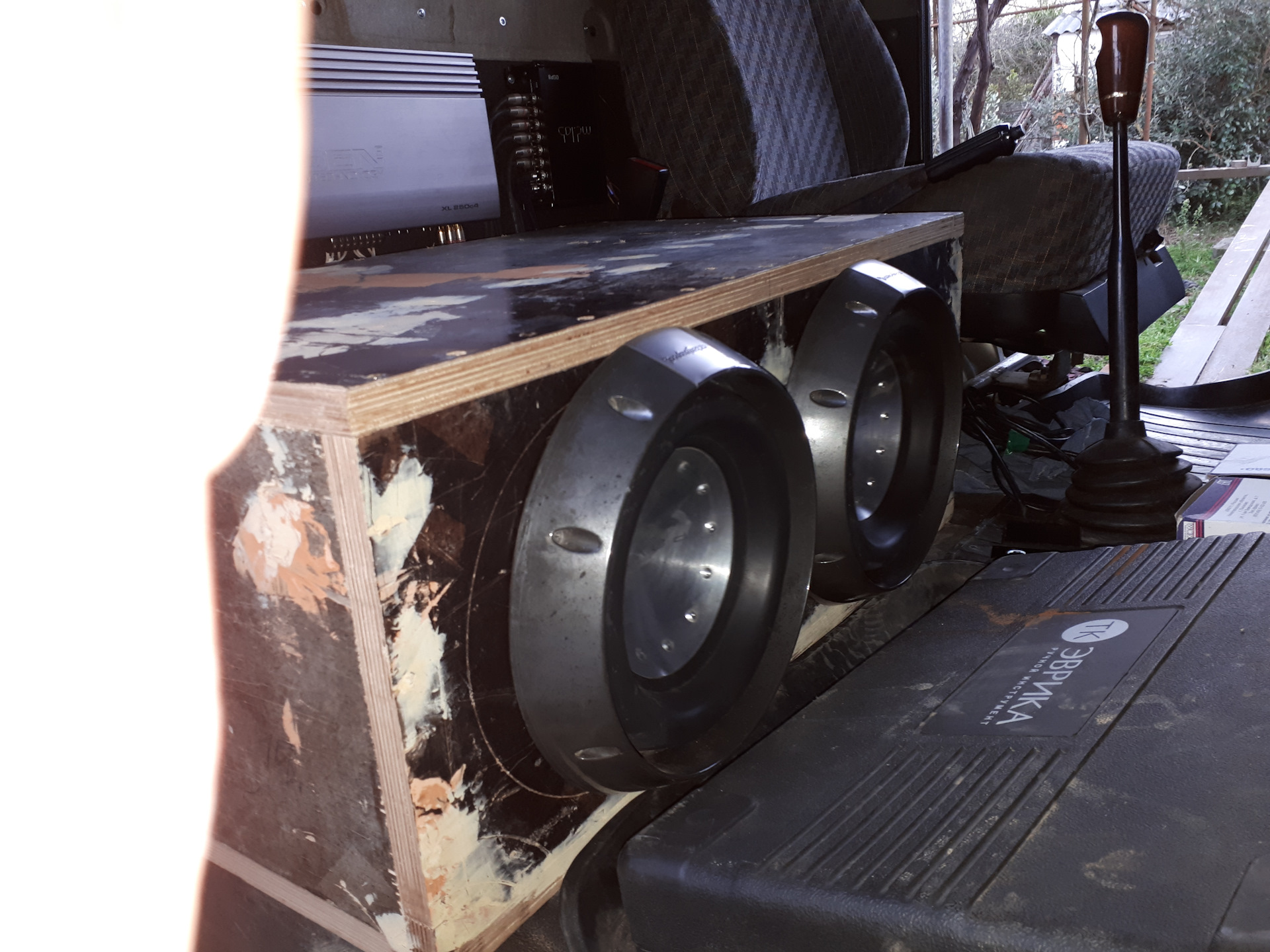 Сабы качать. Ваз 2112 автозвук басс. Mystery 150 саб. Сабвуфер voice bass. 7л сабвуфер.