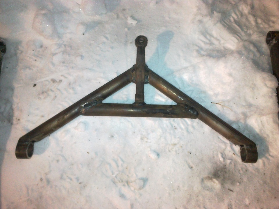 а образный рычаг на классику. рычаг а-образный нива 4х4,нива шеви. а-образный рычаг заднего моста ваз 2101-07. а образный рычаг на классику. рычаг а-образный для ваз 2101-2107, нива.