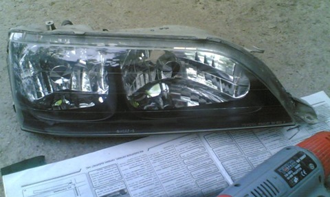 Headlight polishing and glasses painting - Toyota Cresta 25L 1997