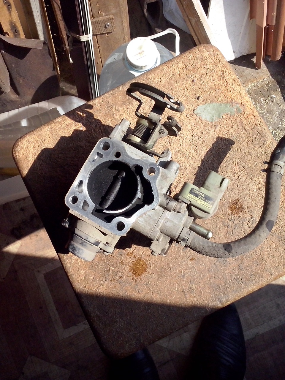 Чистка блока дроссельной заслонки — Toyota Carina E, 1,6 л, 1992 года ...