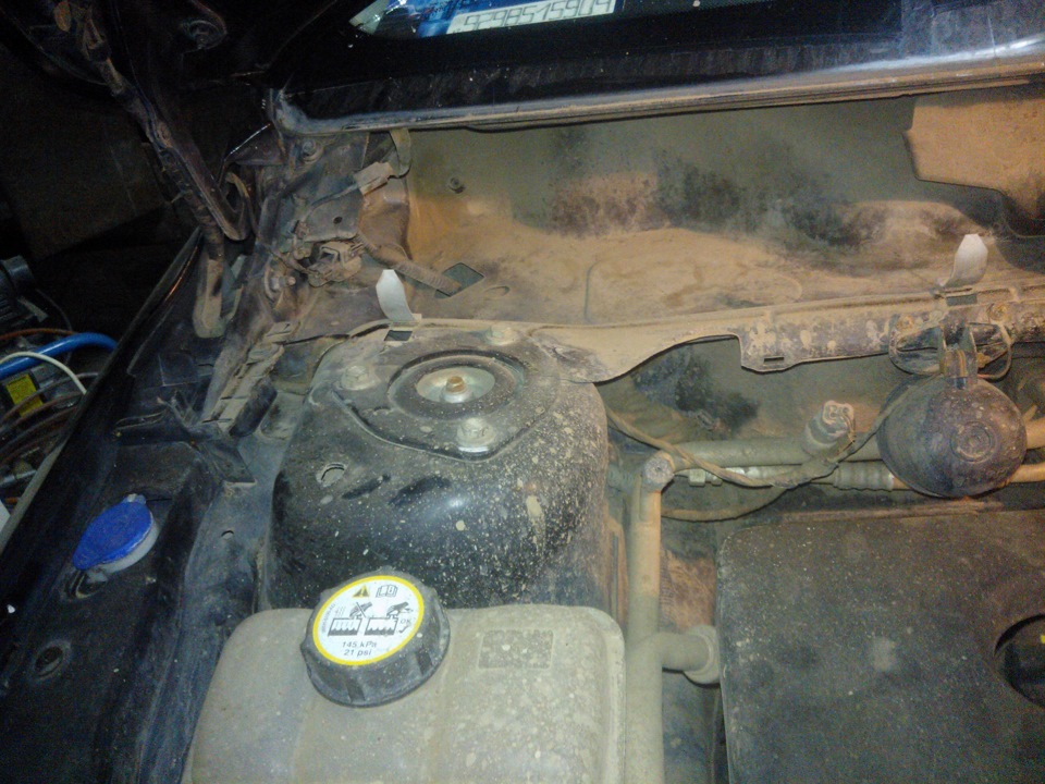 Потекла стойка и замена масла — Ford Focus II Sedan, 1,8 л, 2007 года ...