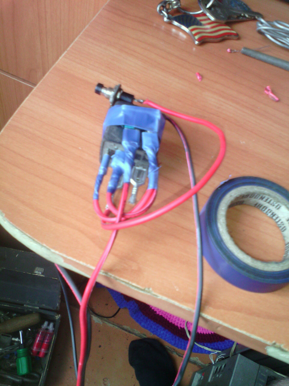 Кнопка для багажника — Lada 2115, 1,5 л, 2005 года | аксессуары | DRIVE2