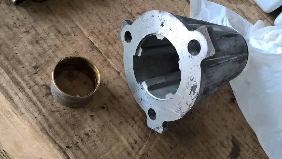 провернуло втулку хвостовика раздатки. — Jeep Cherokee (XJ), 4 л, 1992 ...