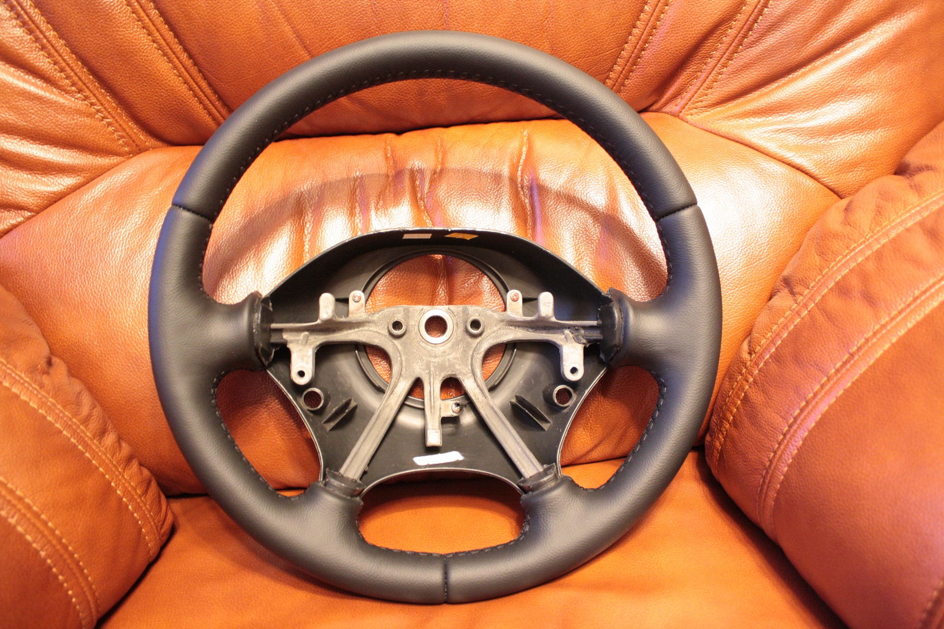 Руль додж. Руль с кнопками додж. Додж руль 2022. Dodge avenger руль. Pride 89 руль.