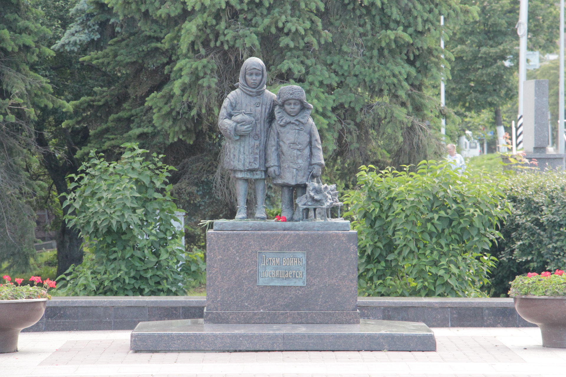 Ульяновск памятник детям войны фото