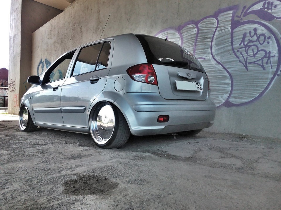 Get tuning. Hyundai Getz стенс. Hyundai Getz stance. Hyundai Getz Tuning диски. Hyundai Getz 3 Borbet.