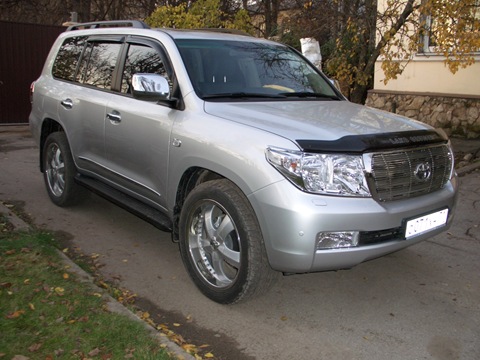 With and without body kit  - Toyota Land Cruiser 45 L 2008