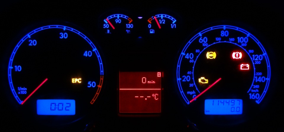 с включенным зажиганием — Volkswagen Golf Variant (Mk4)