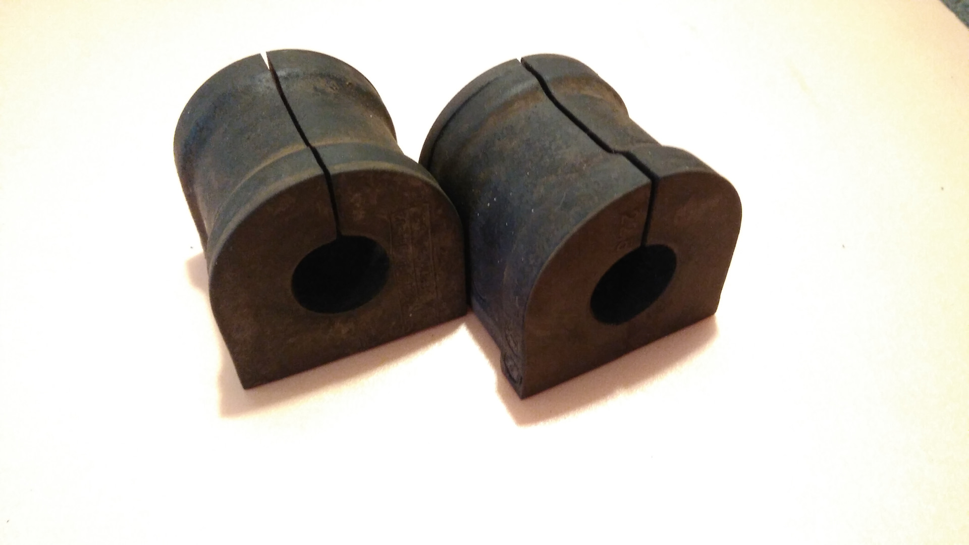 7. Втулки амортизатора ваз 2107. Втулки рычага матиз 0. Втулки стабилизатора 23мм. Втулка амортизатора паджеро 1.