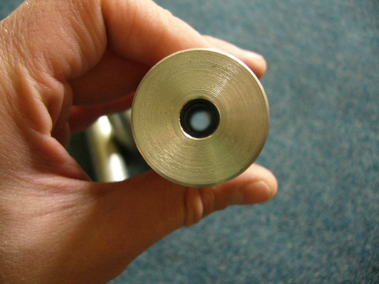 в дырочке видна такая маленькая светлая луна :) пачимута она синяя… :) — Mitsubishi Lancer Evolution VI