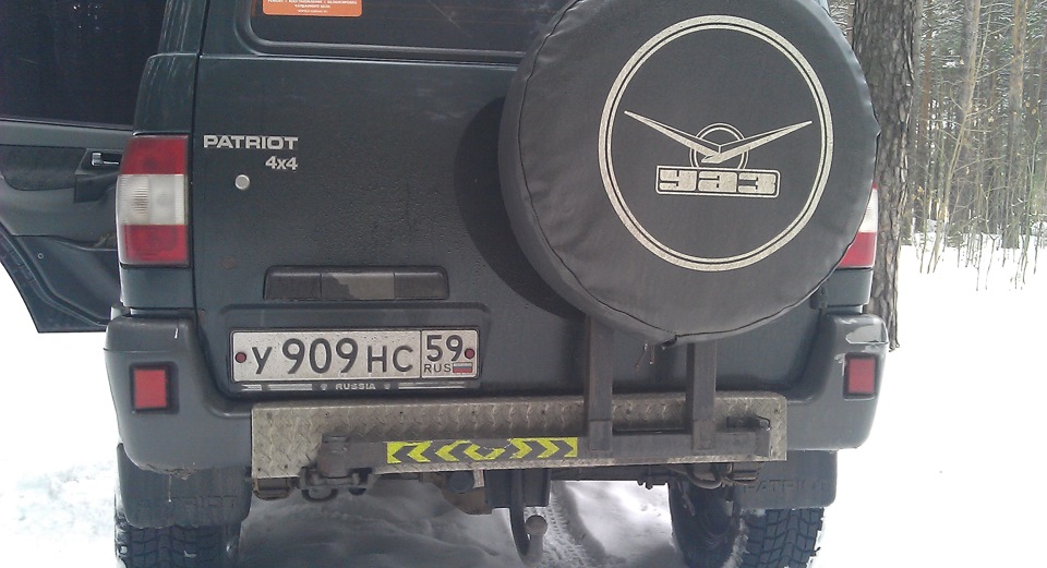 Запаска долой с двери задка.+100 к открытию багажника! - УАЗ Patriot, 2,7 л, 201