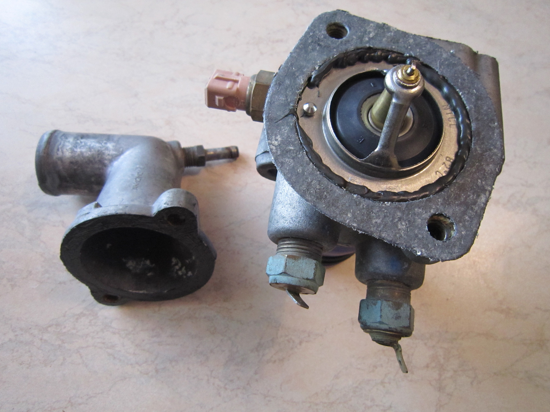 термостат мтз 82 старого образца. термостат мтз-82 д-243. термостат д240 схема. система охлаждения мтз 82 схема. как поставить термостат на мтз.