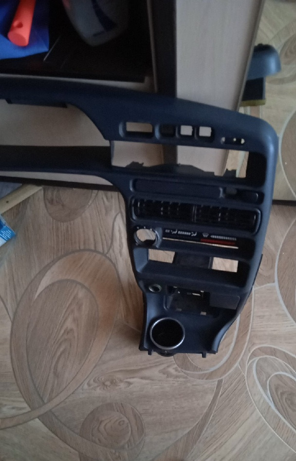 Подстаканник ваз 2114 2115. Универсальный подстаканник ваз 2114. Центральная консоль ваз 2114 с подстаканниками. Консоль с подстаканниками 2114. Подстаканник ваз 2114 2115.