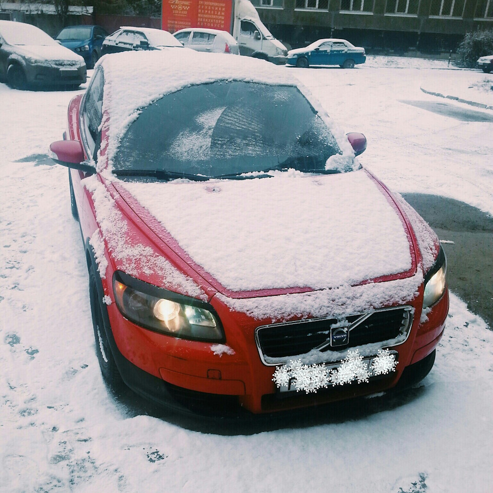 Слякоть и чистая машина) — Volvo C30, 1,6 л, 2007 года | просто так | DRIVE2