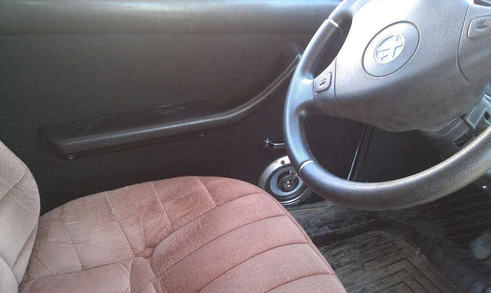 Двери карпетом Часть 2. и новая полка — Lada 21074, 1,6 л, 2005 года ...