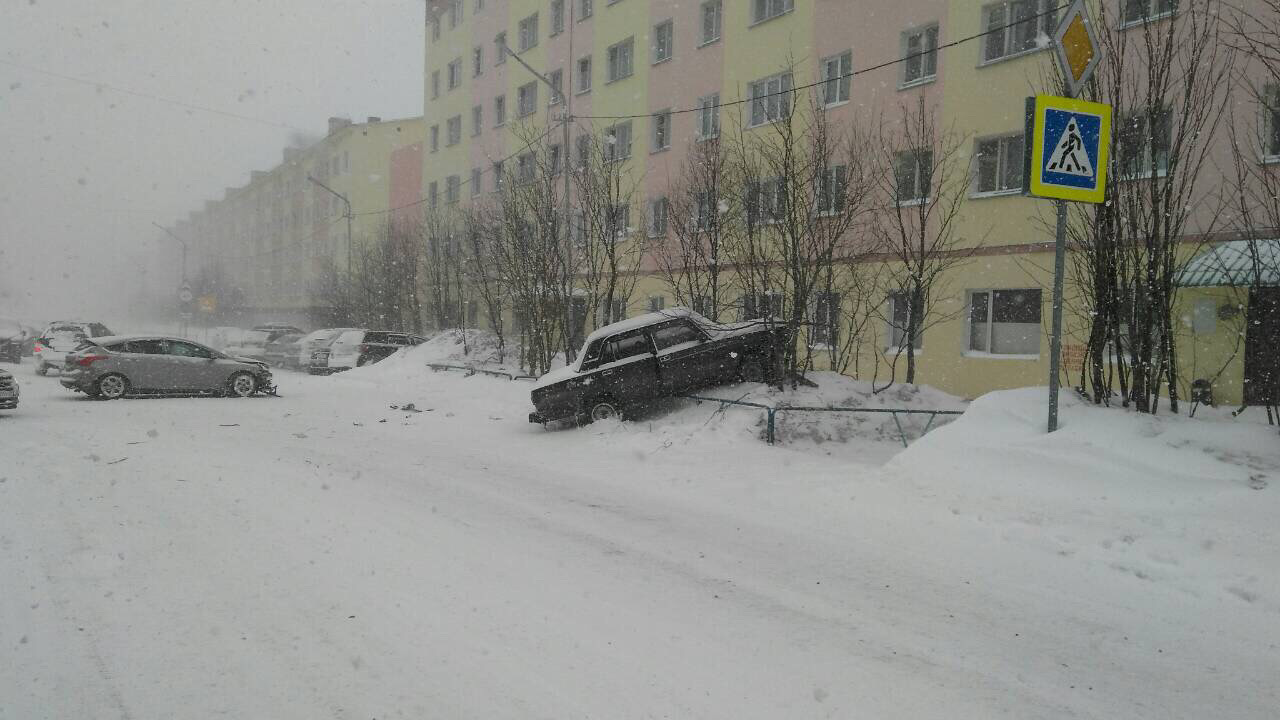 Погода в снежногорске на 3. Снежногорск Полярный. Снег в Снежногорске. Снежногорск Мурманская область в декабре. Погода в Полярном.