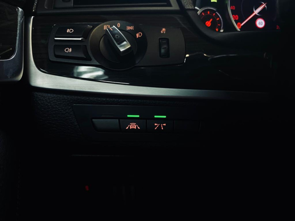 Элемент управления вспомогательными системами KAFAS2 (61319279306) — BMW 5 series (F10). Запчасти на фото: 61319279306