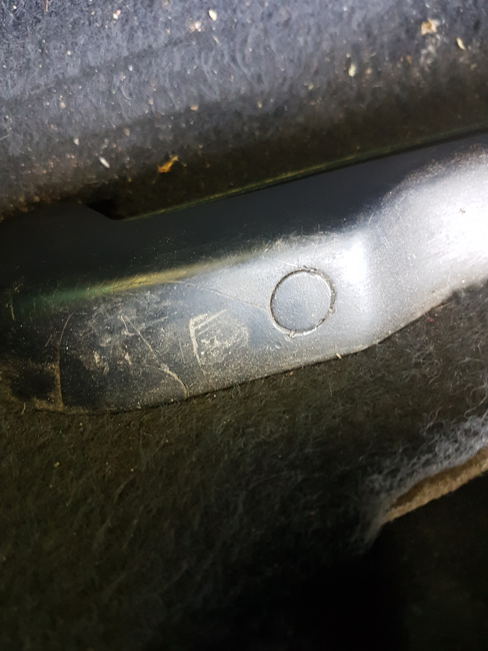 Снятие передних сидений — Skoda Octavia A4 Mk1, 2 л, 2001 года | мойка ...