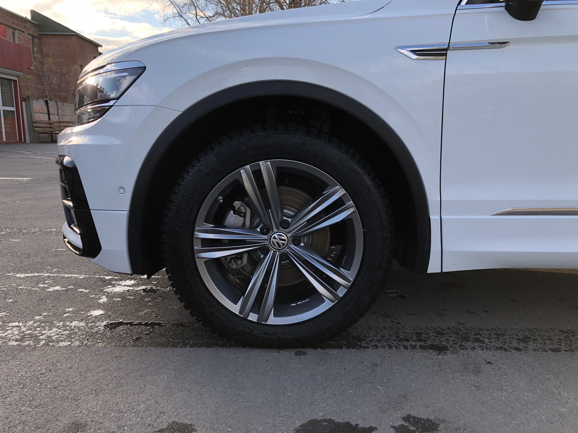 4x 18 1. 255 50 R19 Tiguan 2. 255 50 R19 на Tiguan. Диски КИК Каррера r17. VW Tiguan КИК r19.