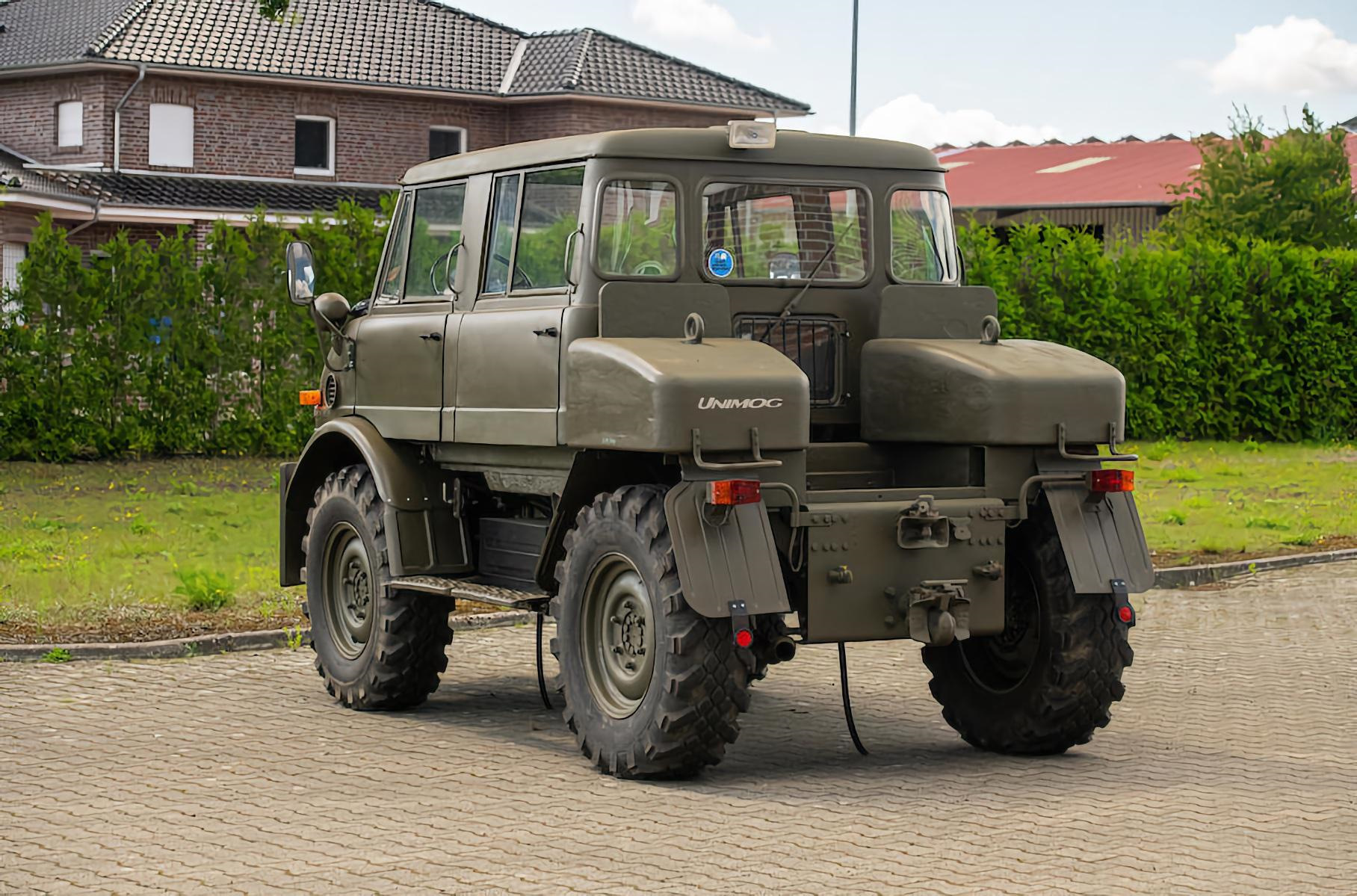 Mercedes Benz Unimog u 1000