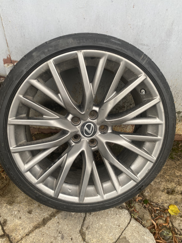 Шины летние Dunlop 245/35 R20, литые диски 20 ET-30 5x114,3 на Lexus GS ...
