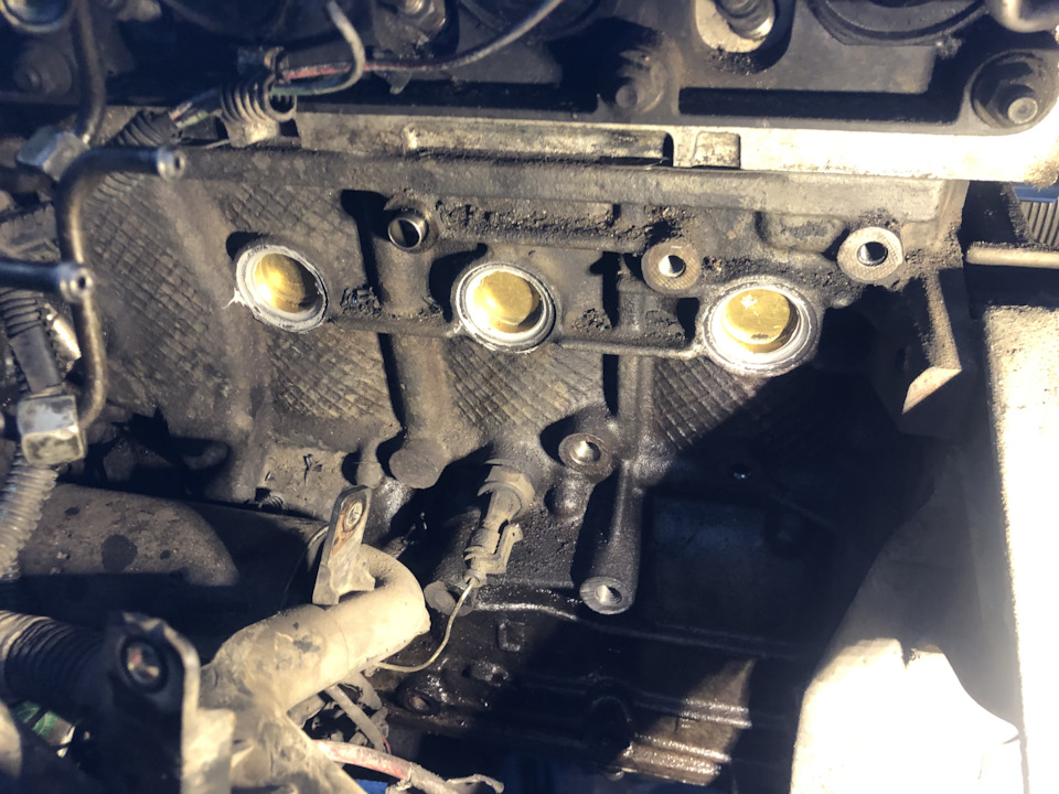 Замена заглушек в блоке цилиндров — FIAT Punto II, 1,9 л, 2001 года ...