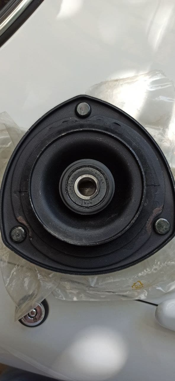 Замена левой опоры переднего амортизатора (чашки) — Hyundai Sonata III ...