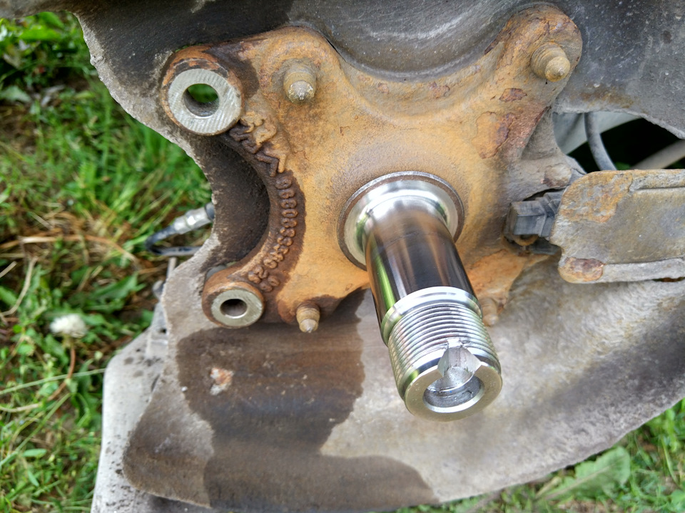 Замена лампочки в боковом зеркале — Mazda RX-8, 1,3 л, 2003 года ...