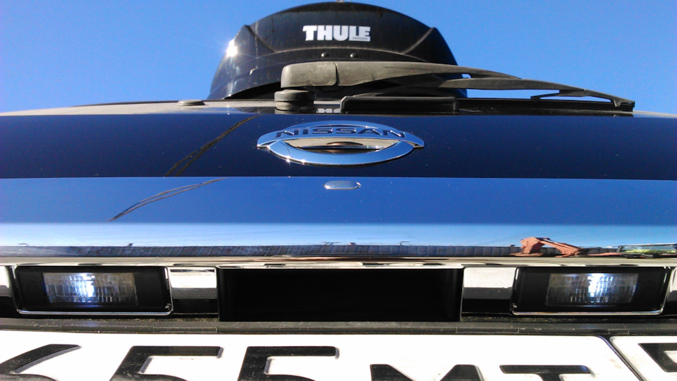 LED в габариты и подсветку номера — Nissan Pathfinder (3G), 2,5 л, 2013 ...