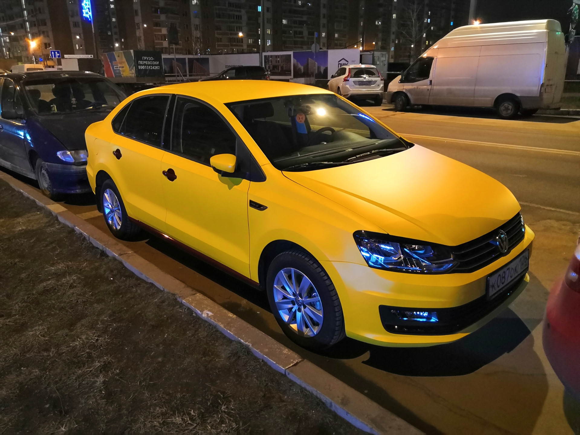 Volkswagen желтый. Volkswagen Polo sedan жёлтый. Фольксваген поло 2016 жёлтая. Фольксваген поло желтого цвета. Фольксваген поло 2 желтый.