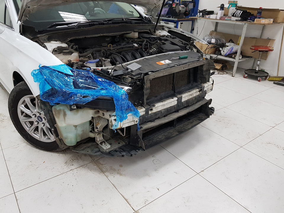 В такую пленку были завернуты — Ford Mondeo V