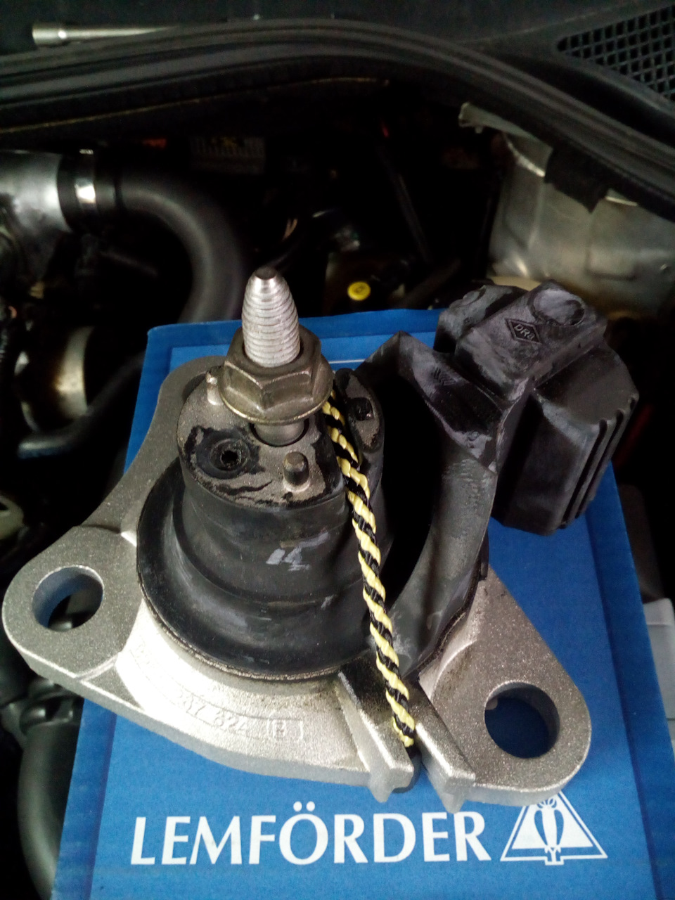 Правая гидравлическая подушка 1.9 dci 732 — Renault Scenic I, 1,9 л ...