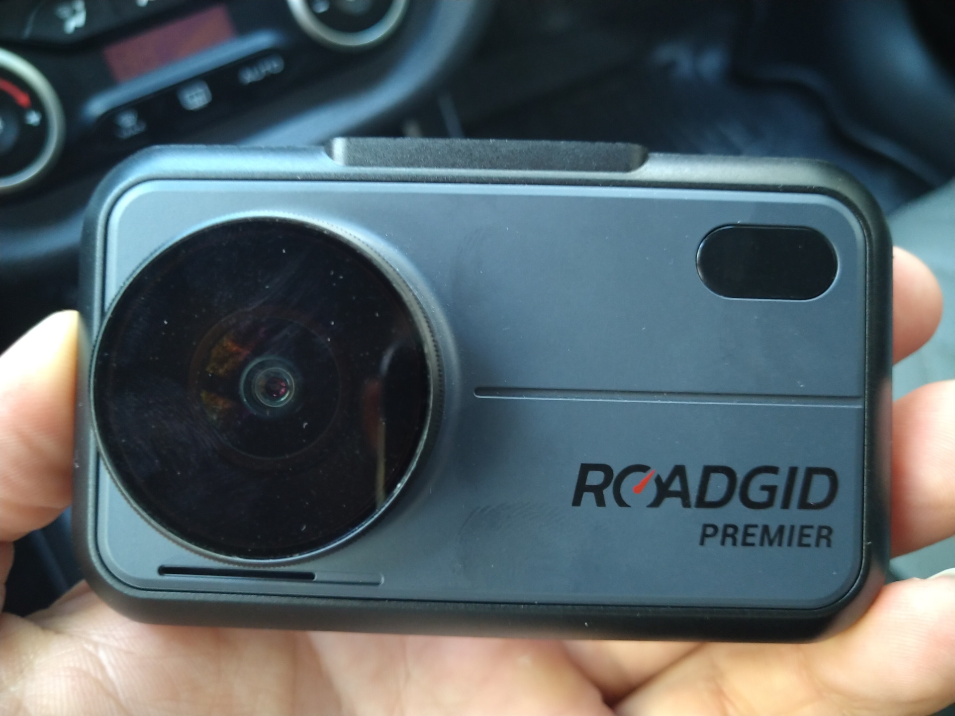 Видеорегистратор/радардетектор Roadgid Premier SuperHD — Lada Vesta SW ...