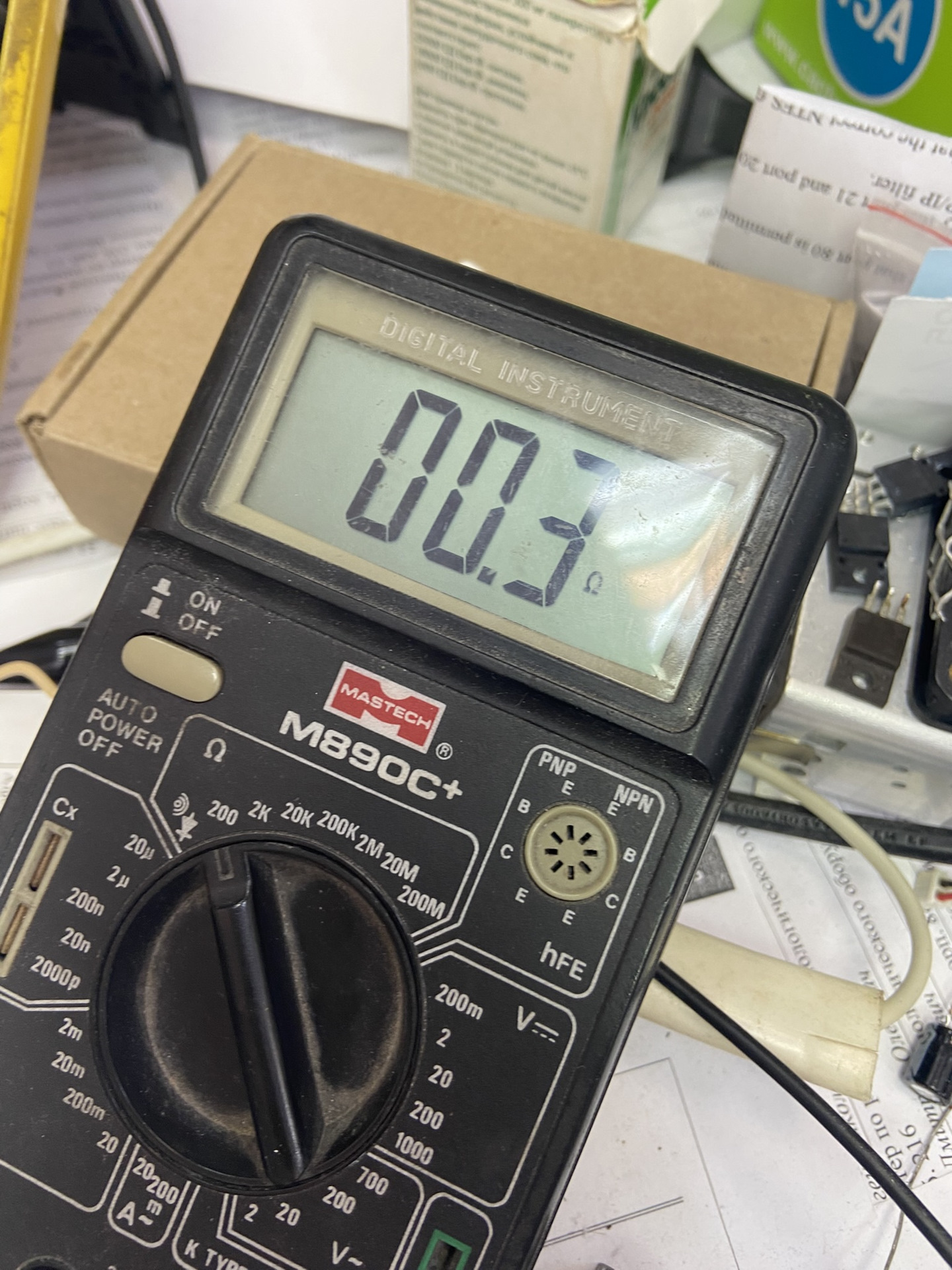 Кнопка громкость вниз — Hyundai Solaris (1G). Запчасти на фото: D0002