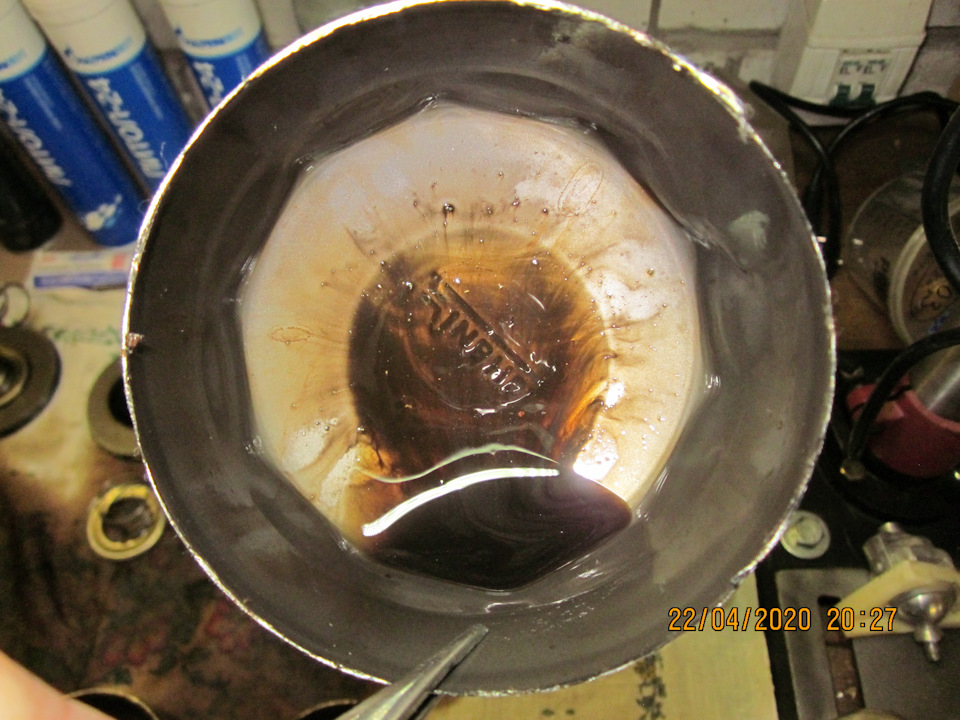 Внутренняя часть корпуса образца № 1. Пробег 2770км (установлен с завода; весна, эксплуатация, преимущественно город) — Lada Vesta SW (1G). Запчасти на фото: 22042020