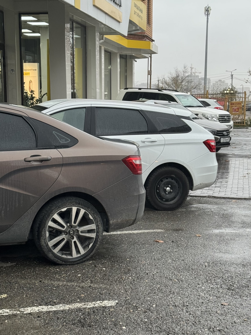 Какие взять диски? Так ли плохи колеса от Весты кросс? — Lada Vesta SW, 1,6  л, 2020 года | колёсные диски | DRIVE2