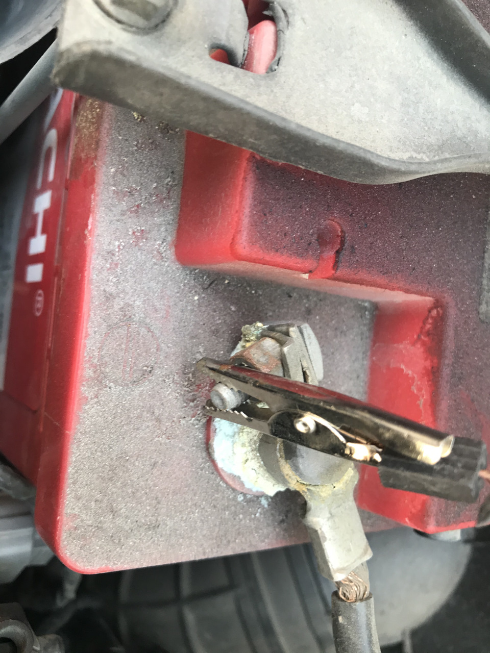 Окислились клеммы, нужно ли что то делать? — Honda Accord (7G), 2,4 л ...