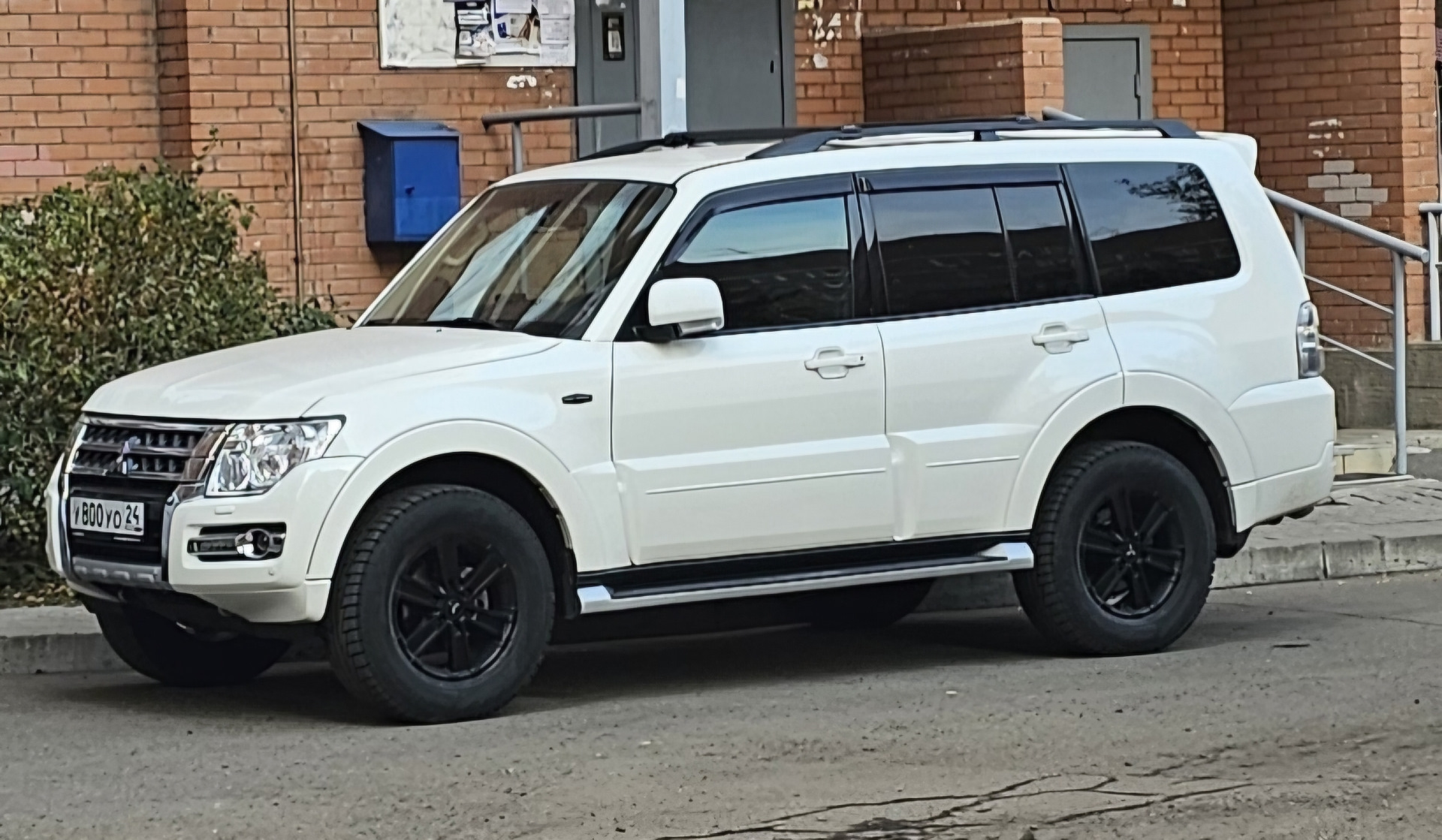 Замена развальных болтов на паджерике. — Mitsubishi Pajero (4G), 3 л ...