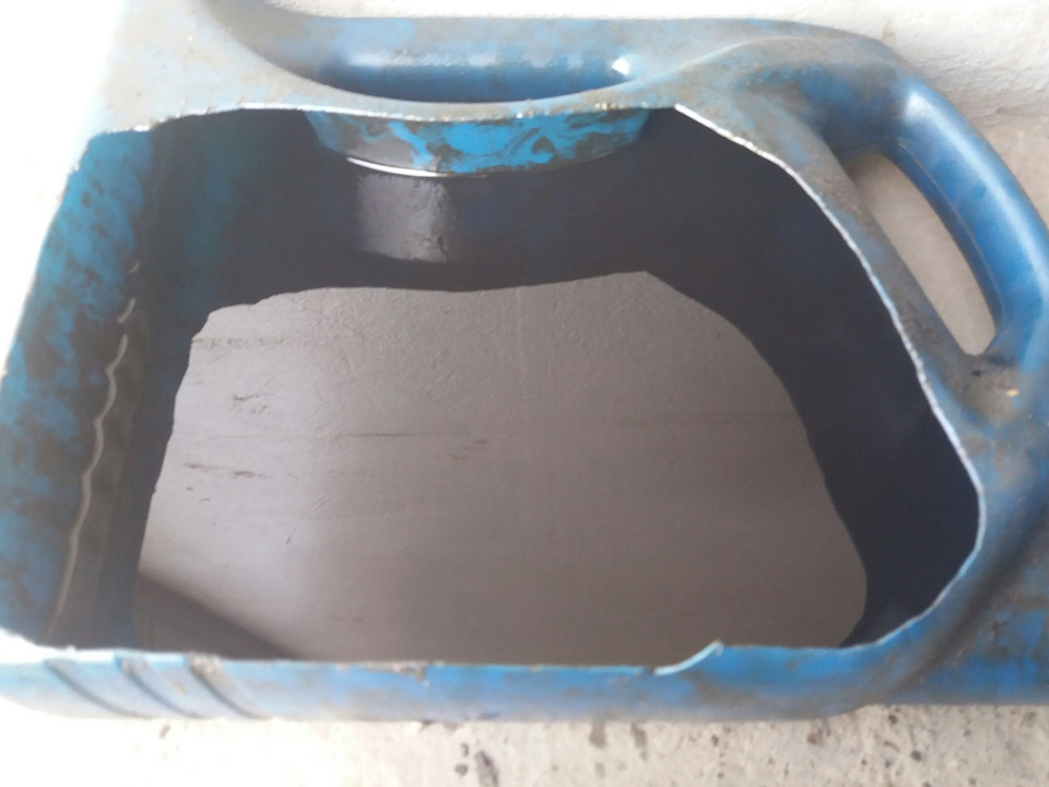 ну и старое масло — Mercedes-Benz E-Class (W124)