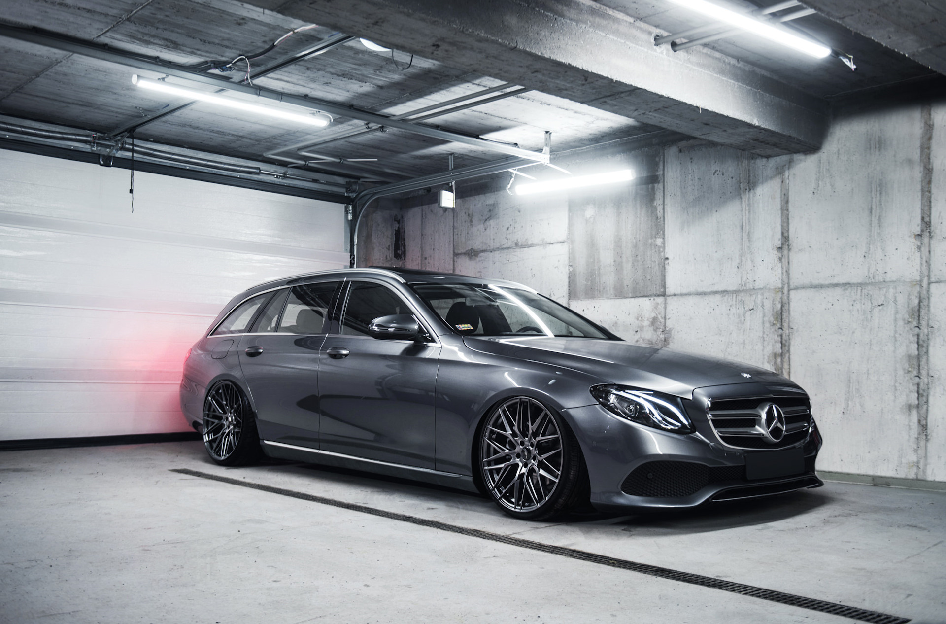 Mercedes e class w213 stance