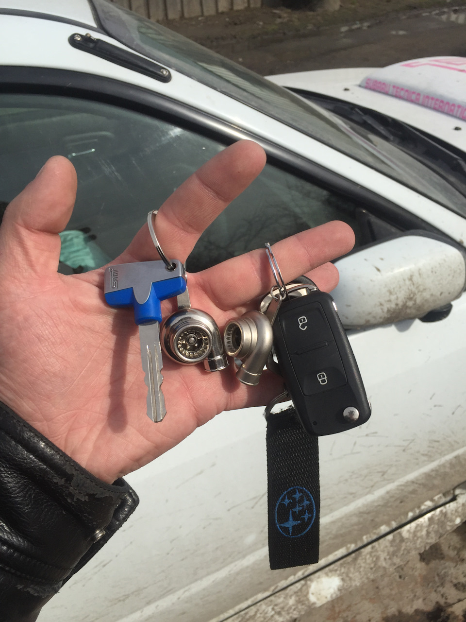 Какие бывают ларчики!)) — Lada Ларгус, 1,6 л, 2018 года | просто так ...